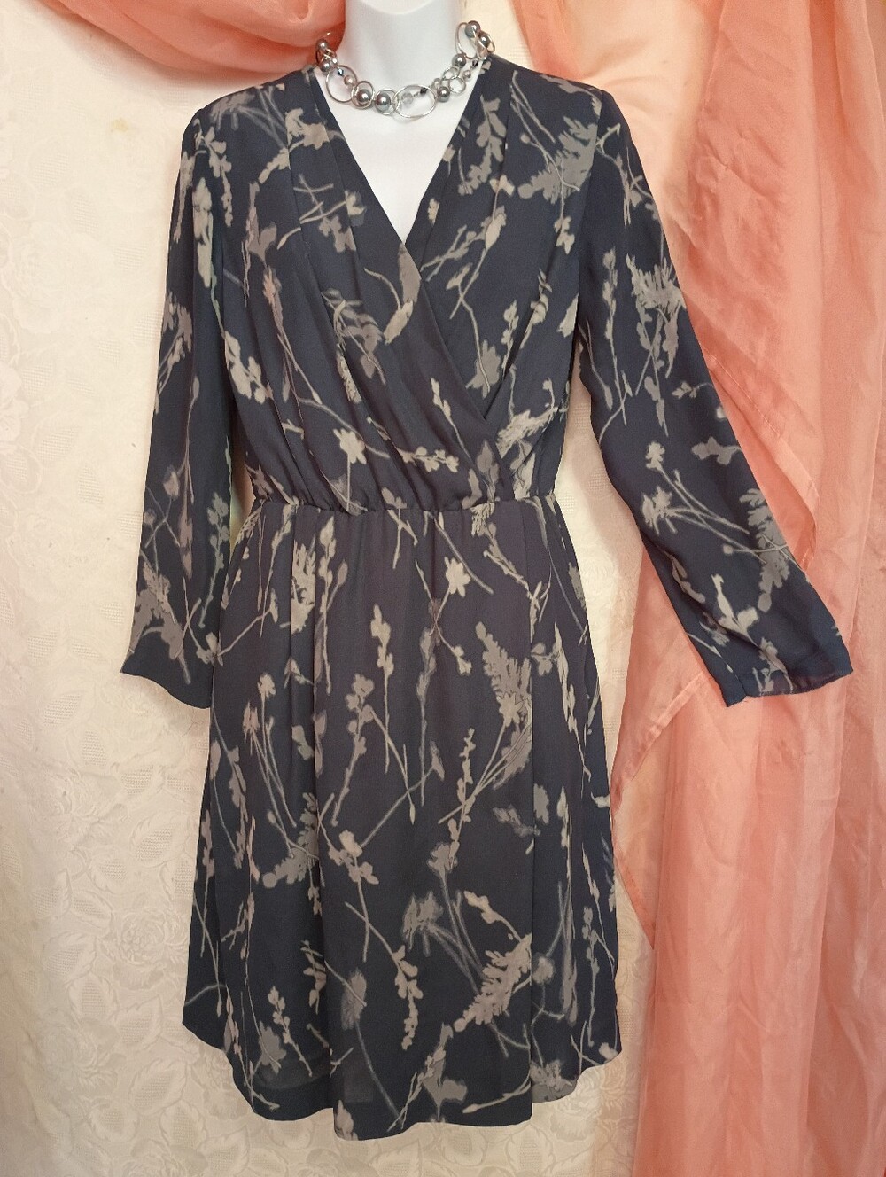GAP Ladies Blue Floral Surplice Midi Dress Sz 2